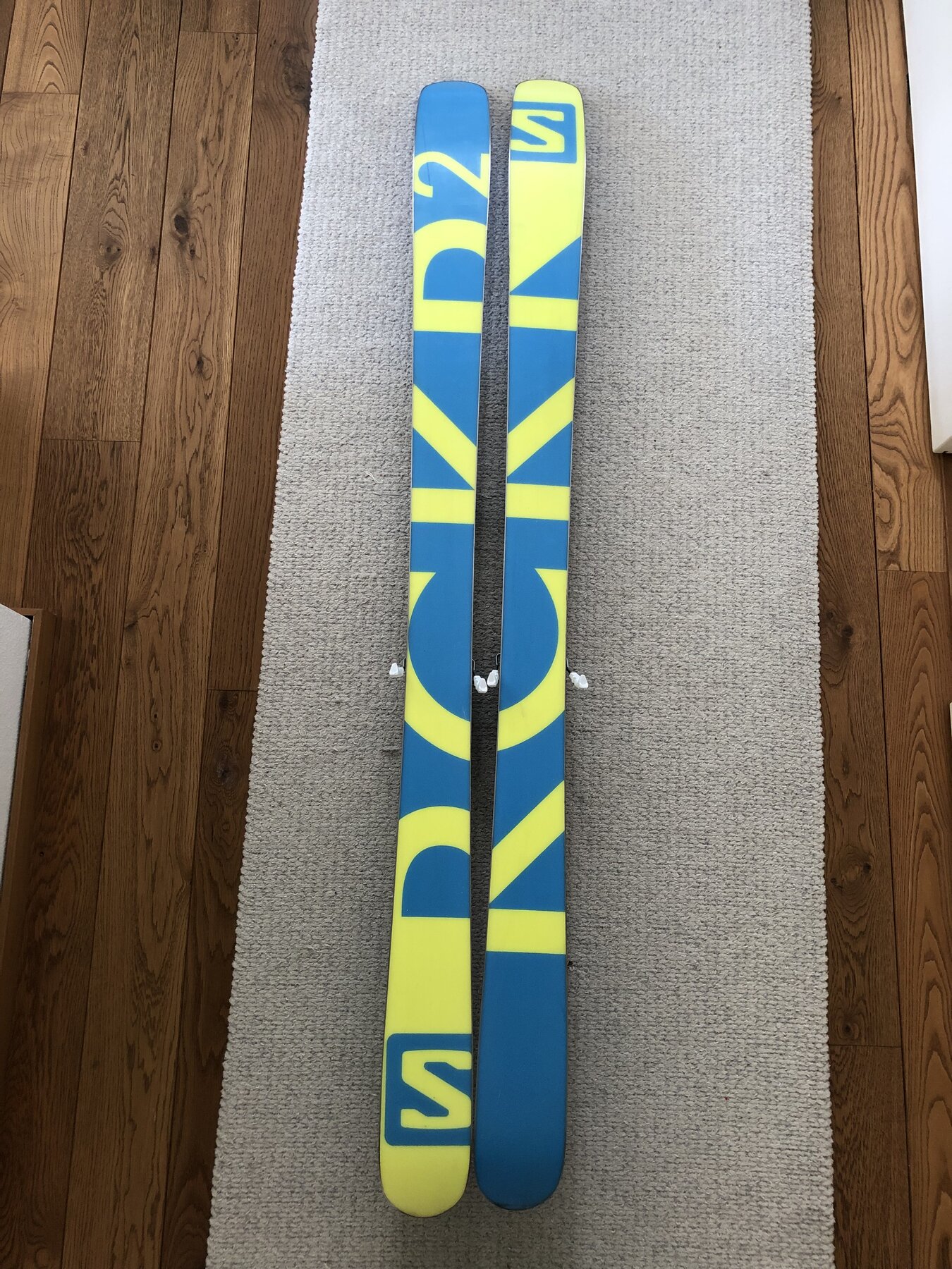Säljes: Salomon Rocker 2 100 186cm, med Salomon Guardian 16