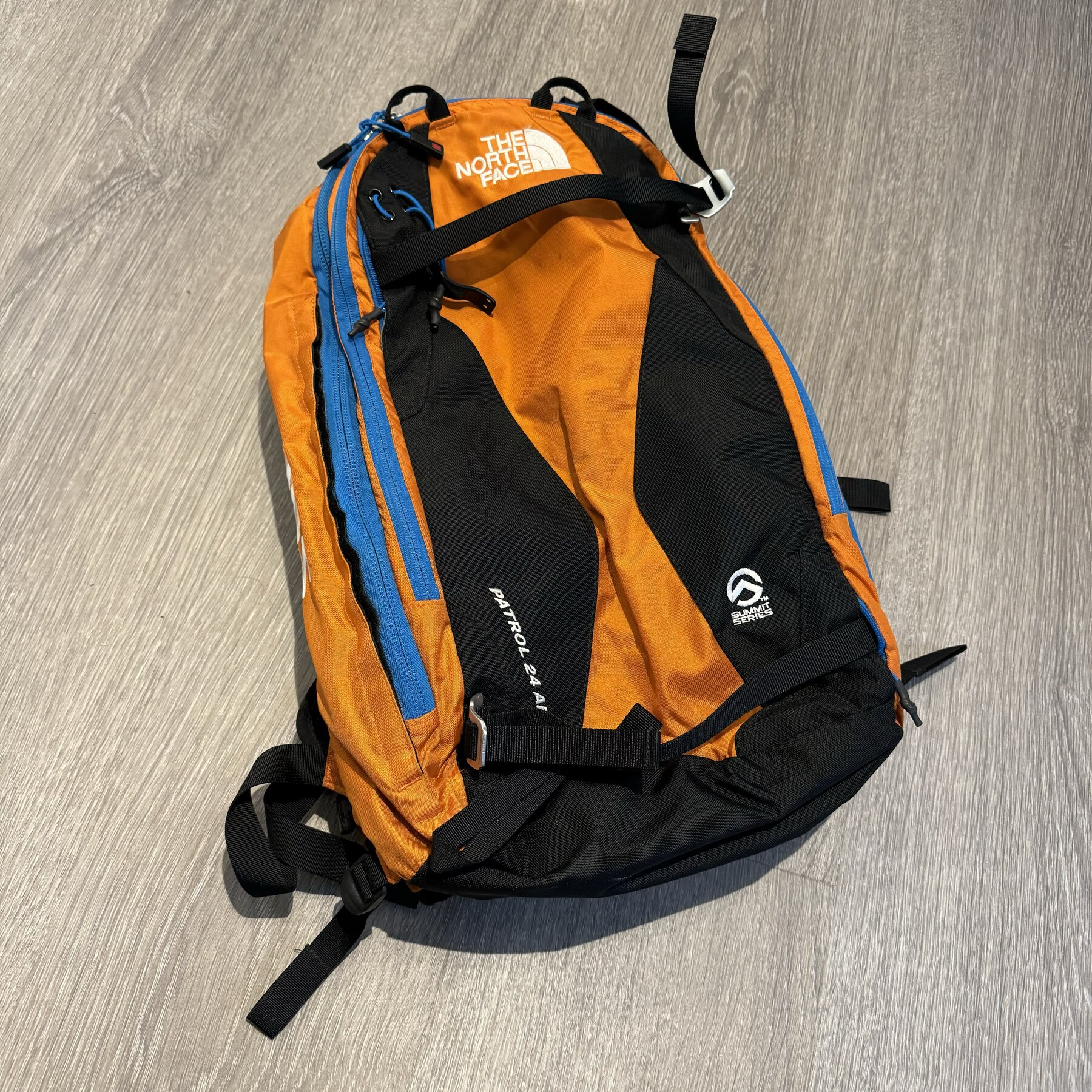 backpack north face patrol 24 abs The L Abs, Oriole Orange, 59 x 30 x 17 cm Sports & Outdoors The North Face Patrol 24
