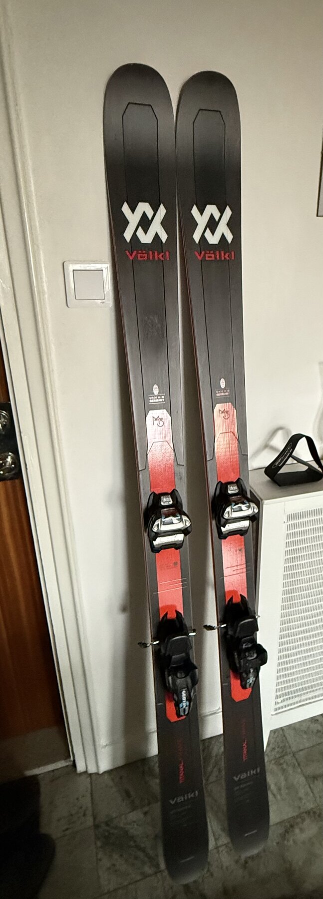 Säljes: Völkl Mantra M5 177 cm + Marker Griffon 13 ID - Freeride