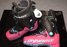 Topptur i rosa, superlätta Dynafit TLT 8 W-pjäxor i 38,5