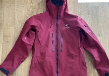 Arc’teryx Alpha SV jacka röd