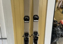 Norse Apex 90 (177 cm) med Tyrolia-bindning